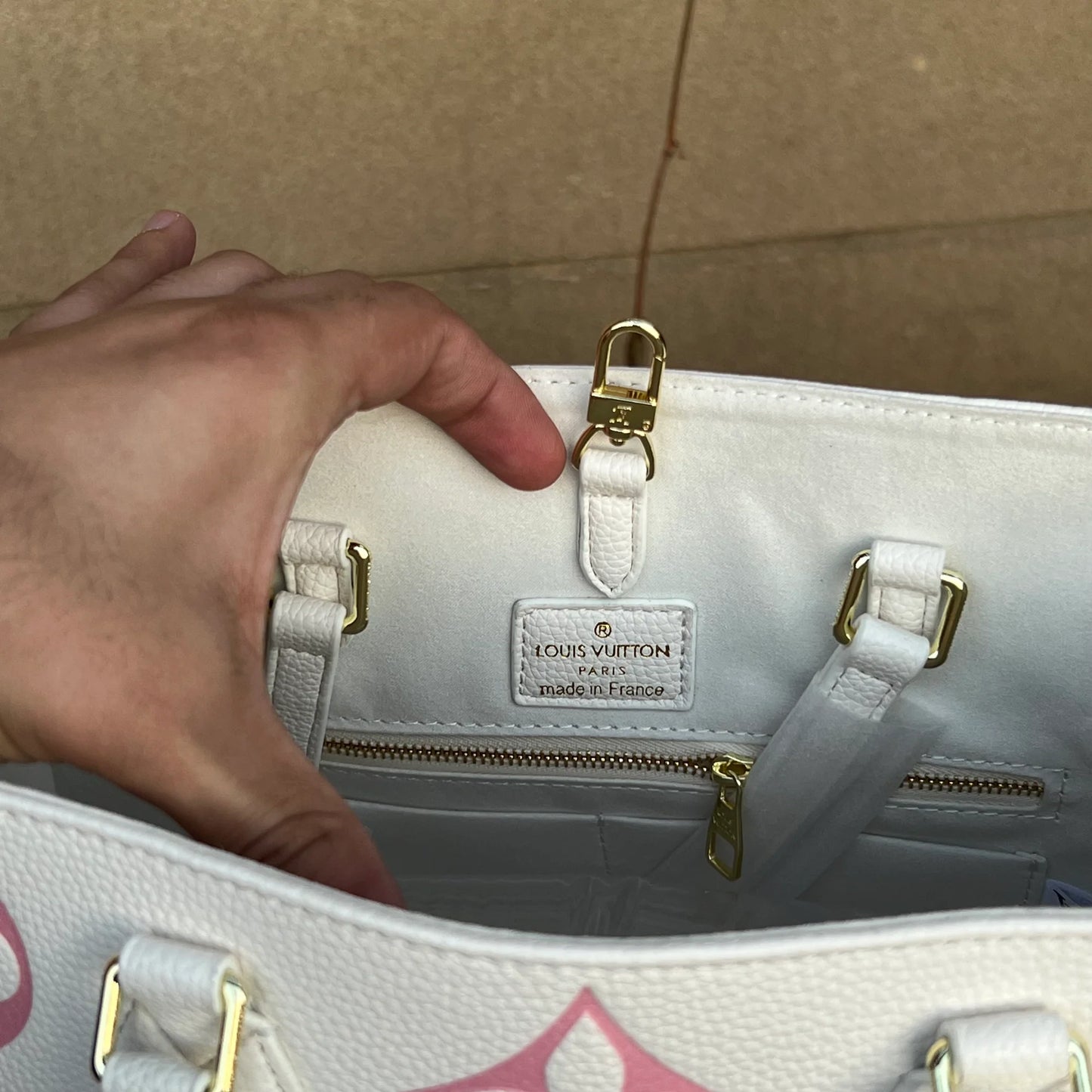 Louis Vuitton Full White Ladies Bag – Effortless Elegance